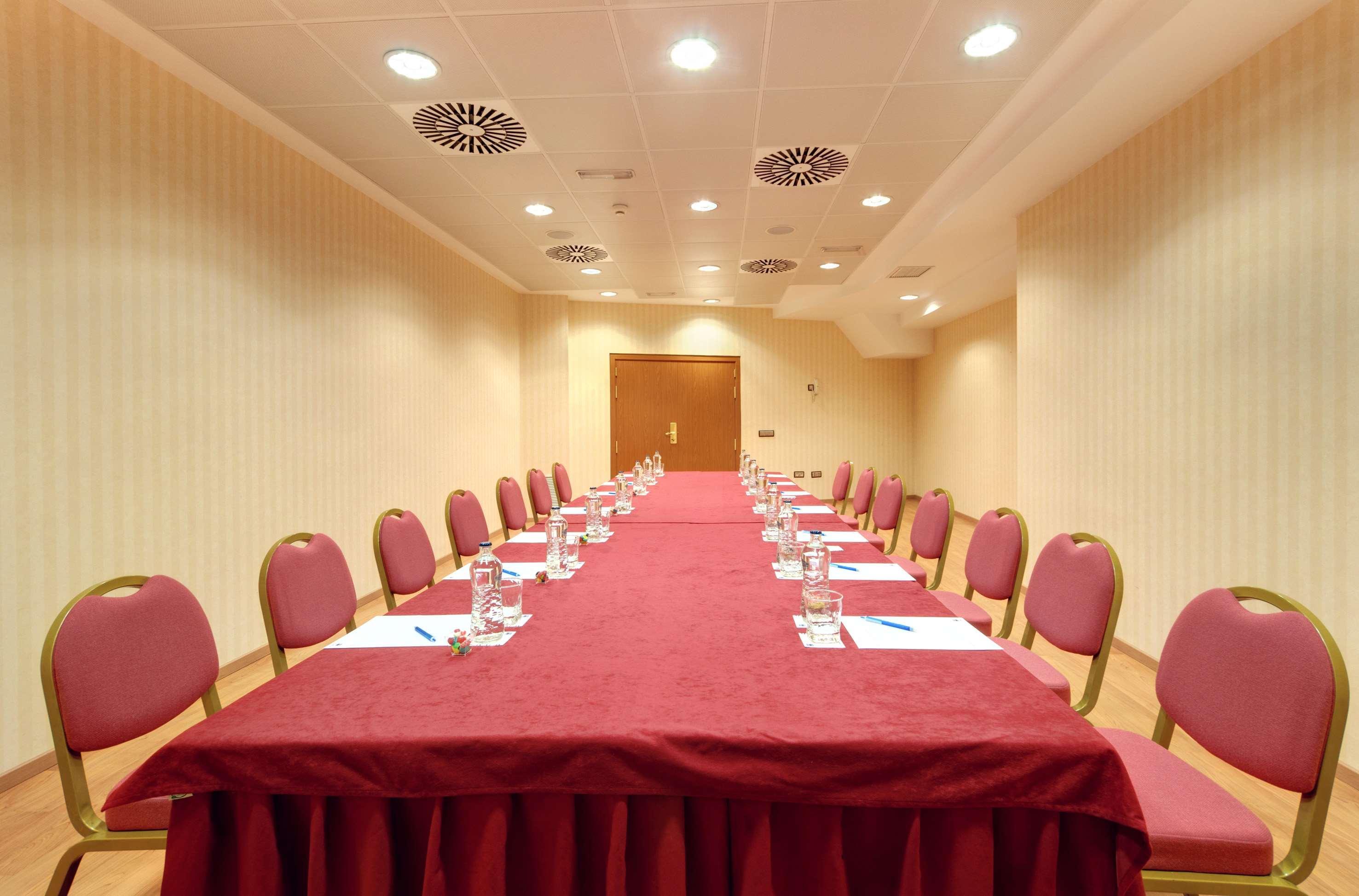 Hotel Madrid Leganes Affiliated By Melia Экстерьер фото